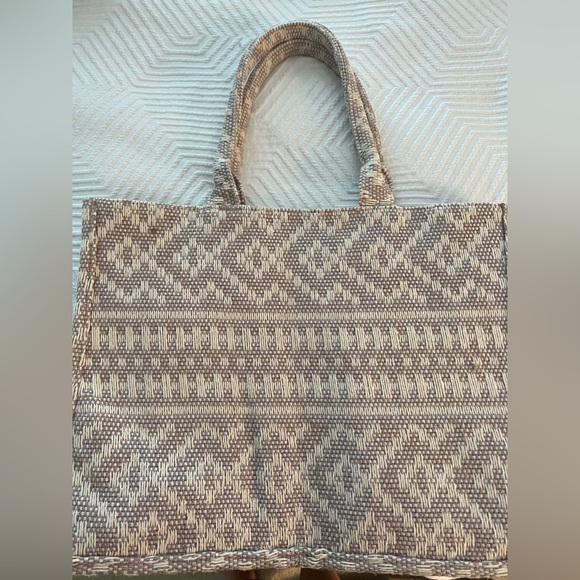 H&M Handbags - H&M Knit Beach Tote